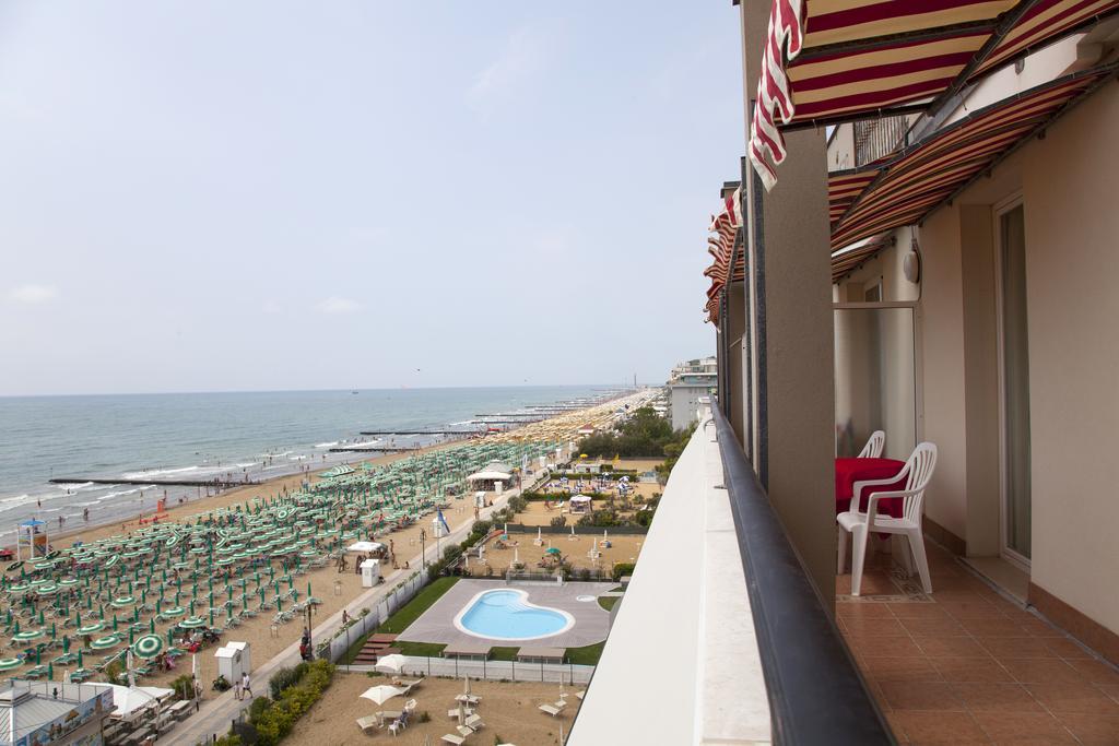 Hotel Elpiro Lido di Jesolo Exterior photo